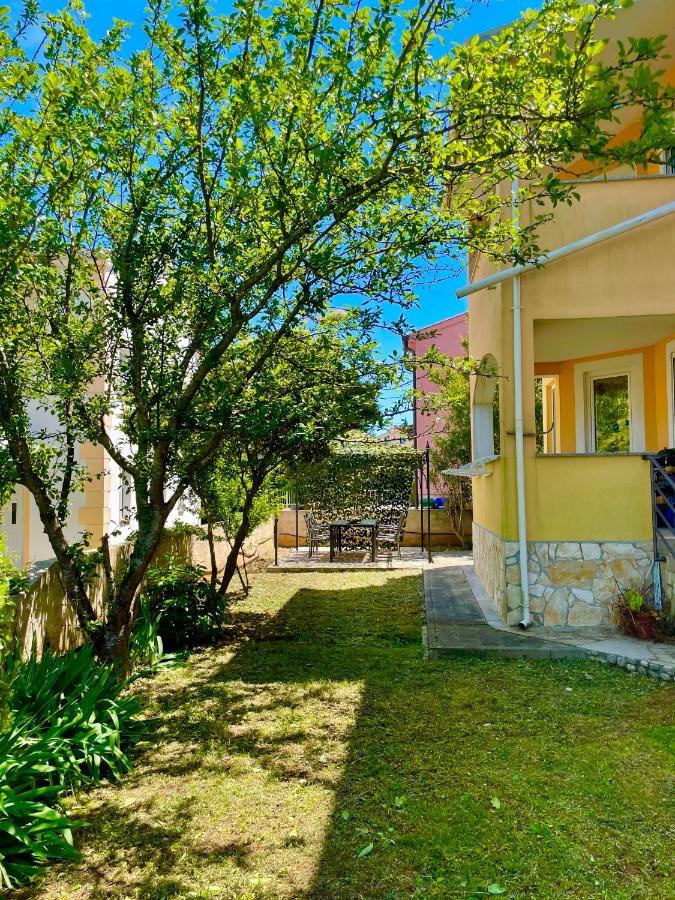 Vitalia Apartament *