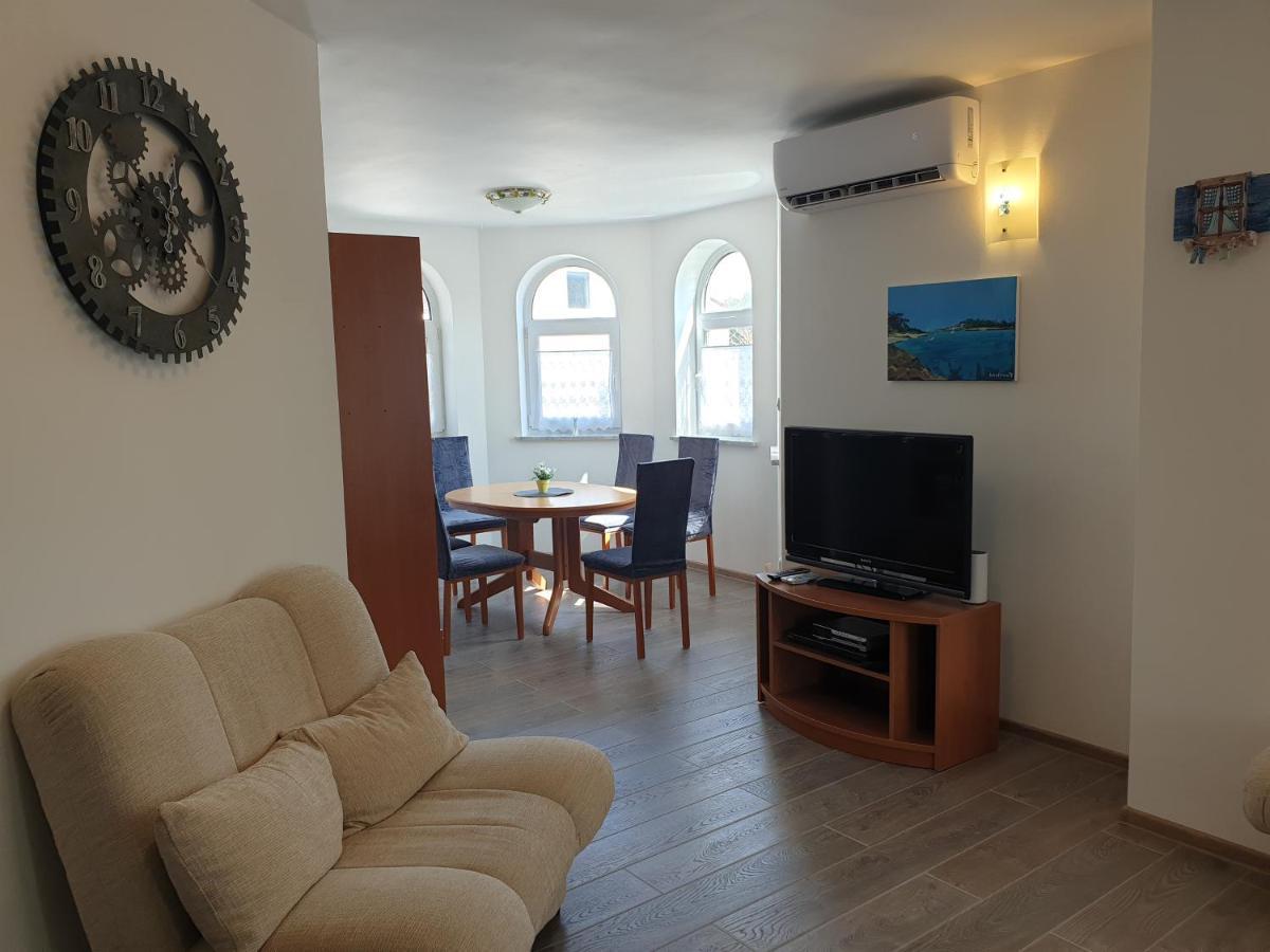 Vitalia Apartament *